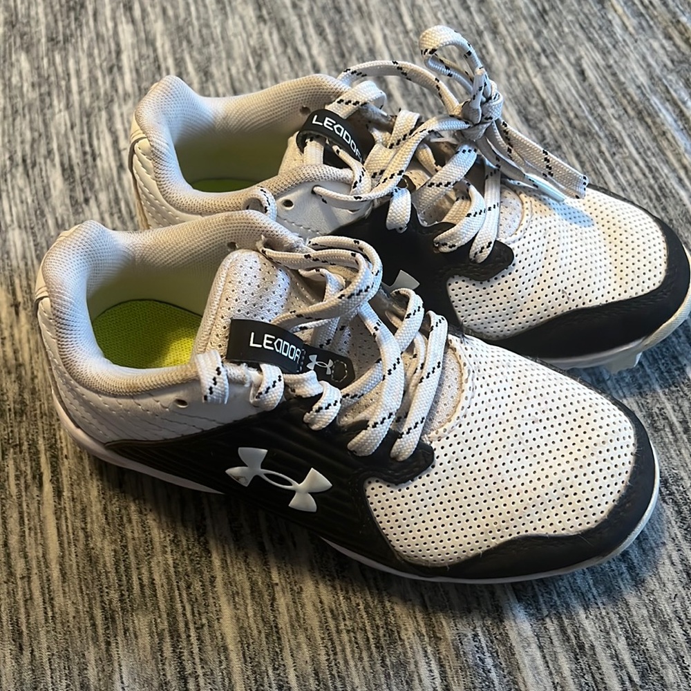 Under armour Little boys baseball cleats size 13